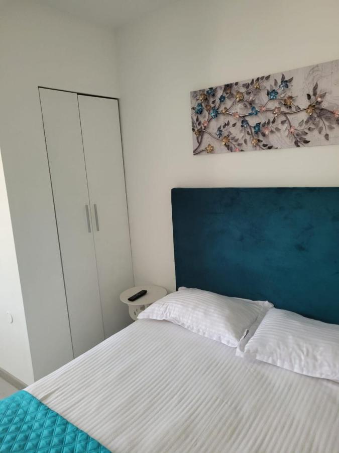 Zenlux Hotell Iasi Exteriör bild