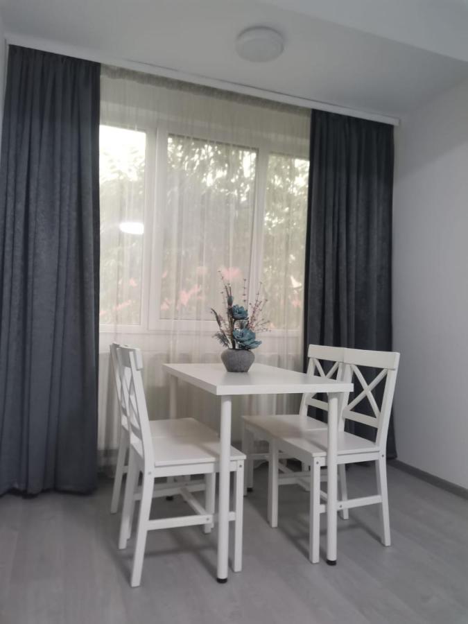 Zenlux Hotell Iasi Exteriör bild